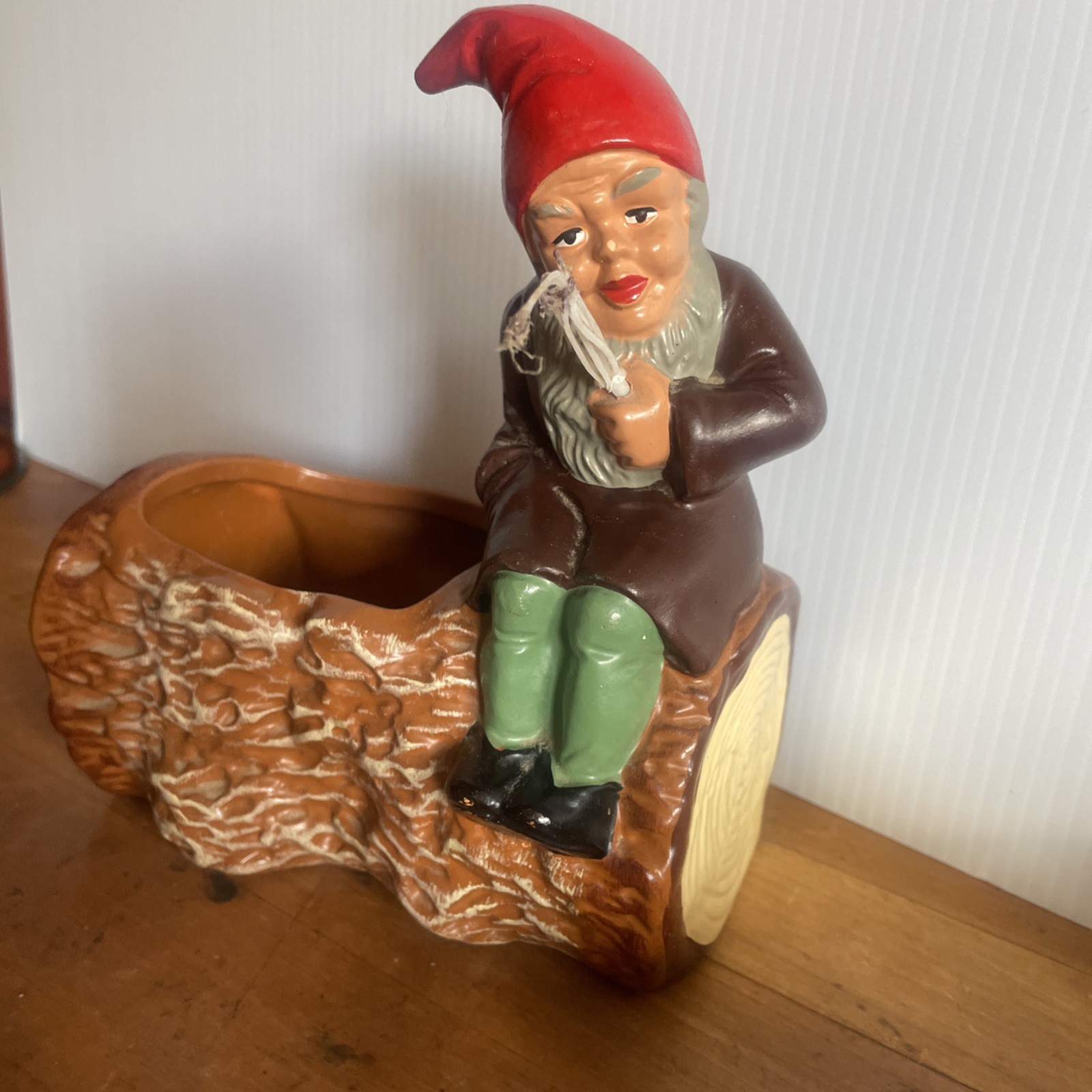 Vtg Heissner Gnome Germany Terra-Cotta Sitting On A Tree Stump W/Flowers