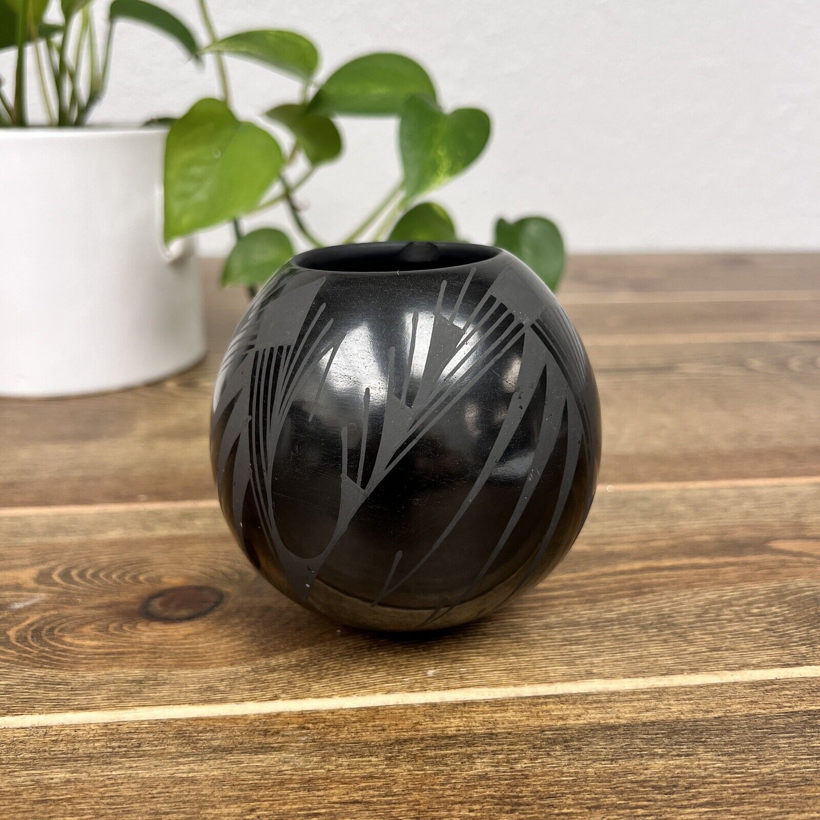 Mata Ortiz pottery By Zulema Quezada Small Vase Black Pottery