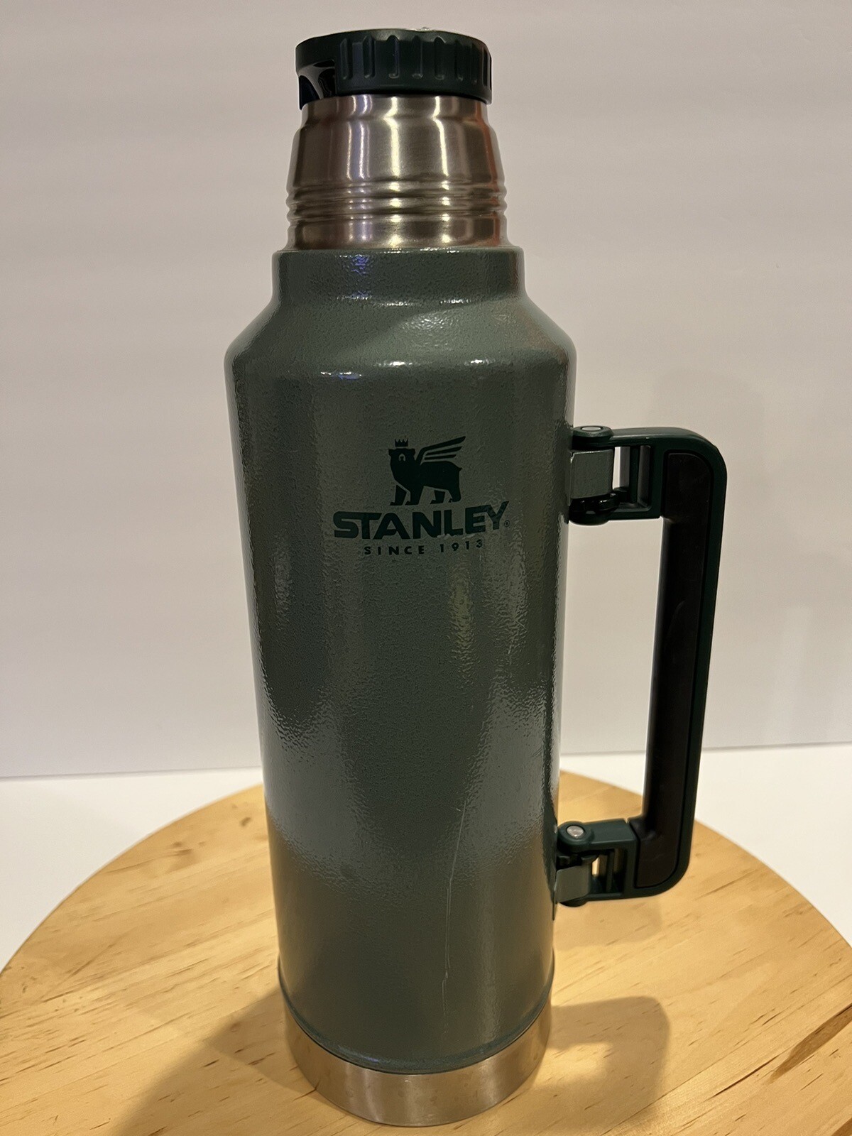 Stanley Legendary Classic Food Jar 24 OZ Hammertone Green ,no top cup