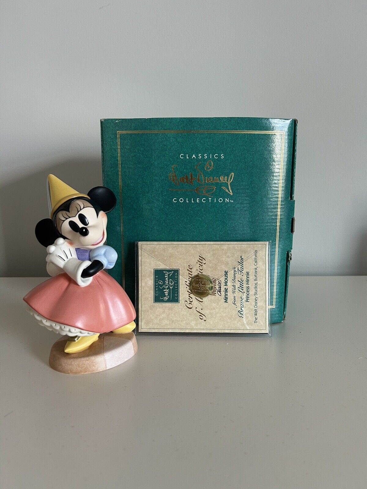 Vintage Walt Disney Collectors Society: Princess Minnie (1996)