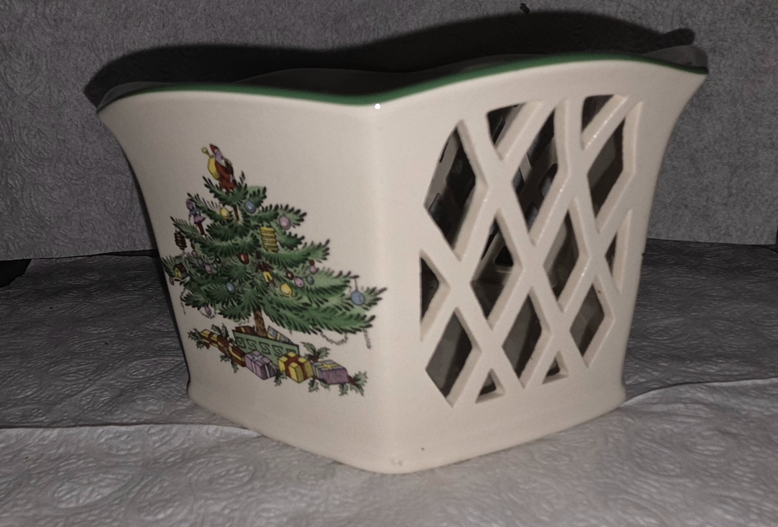 Spode Christmas Tree Pierced Lattice Basket Planter Made in England