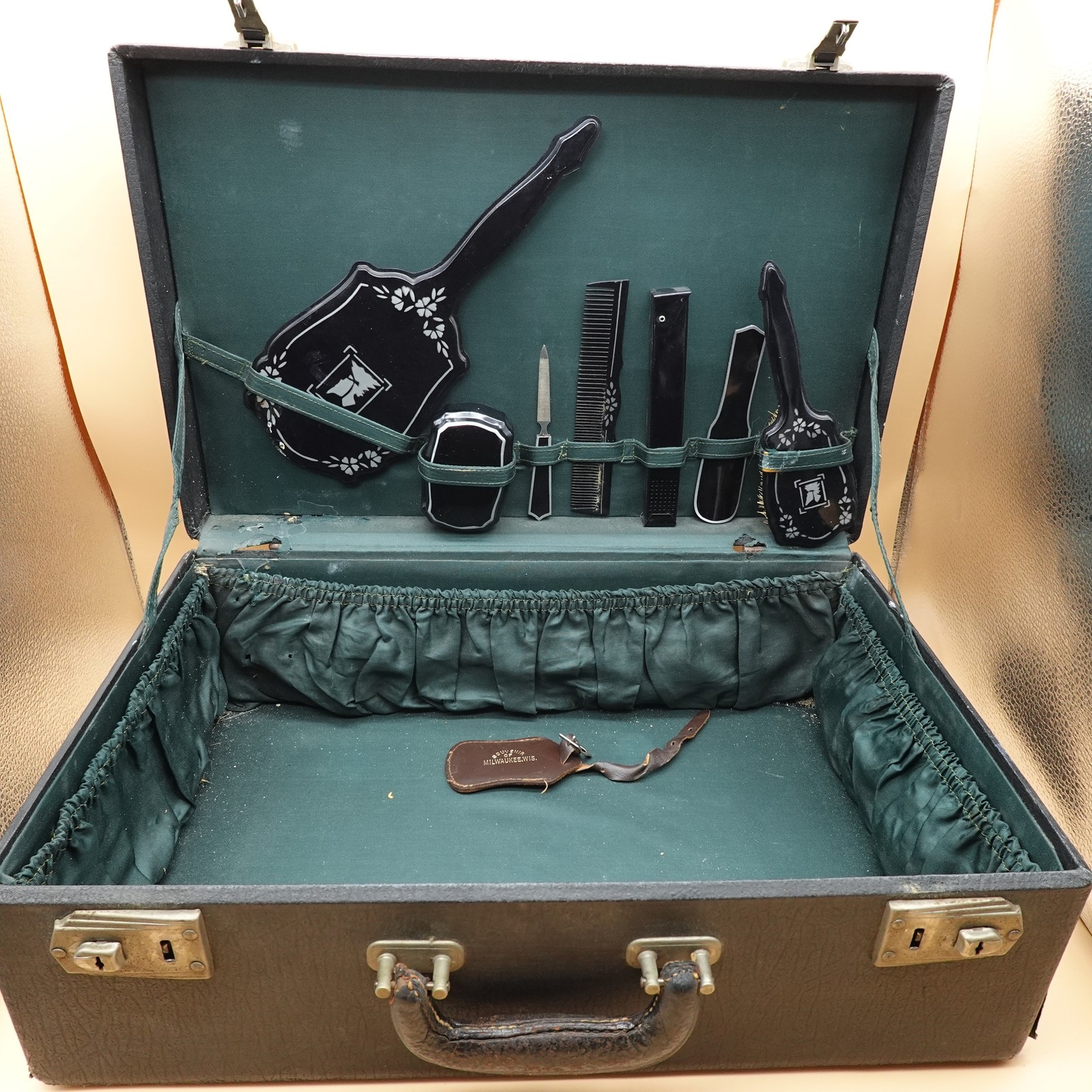 Vintage Black Travel Vanity Grooming Set Suitcase Souvenir Milwaukee Wis USA
