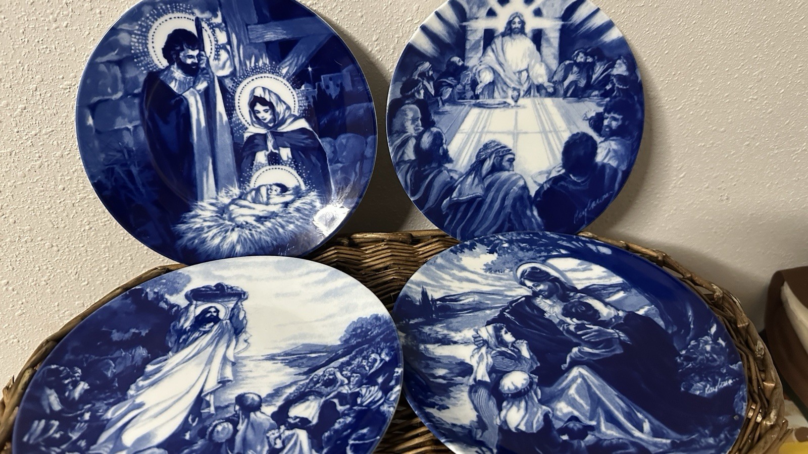 Avon Porcelain Christian Collector Plates Set Holy Family Last Supper 1991-94