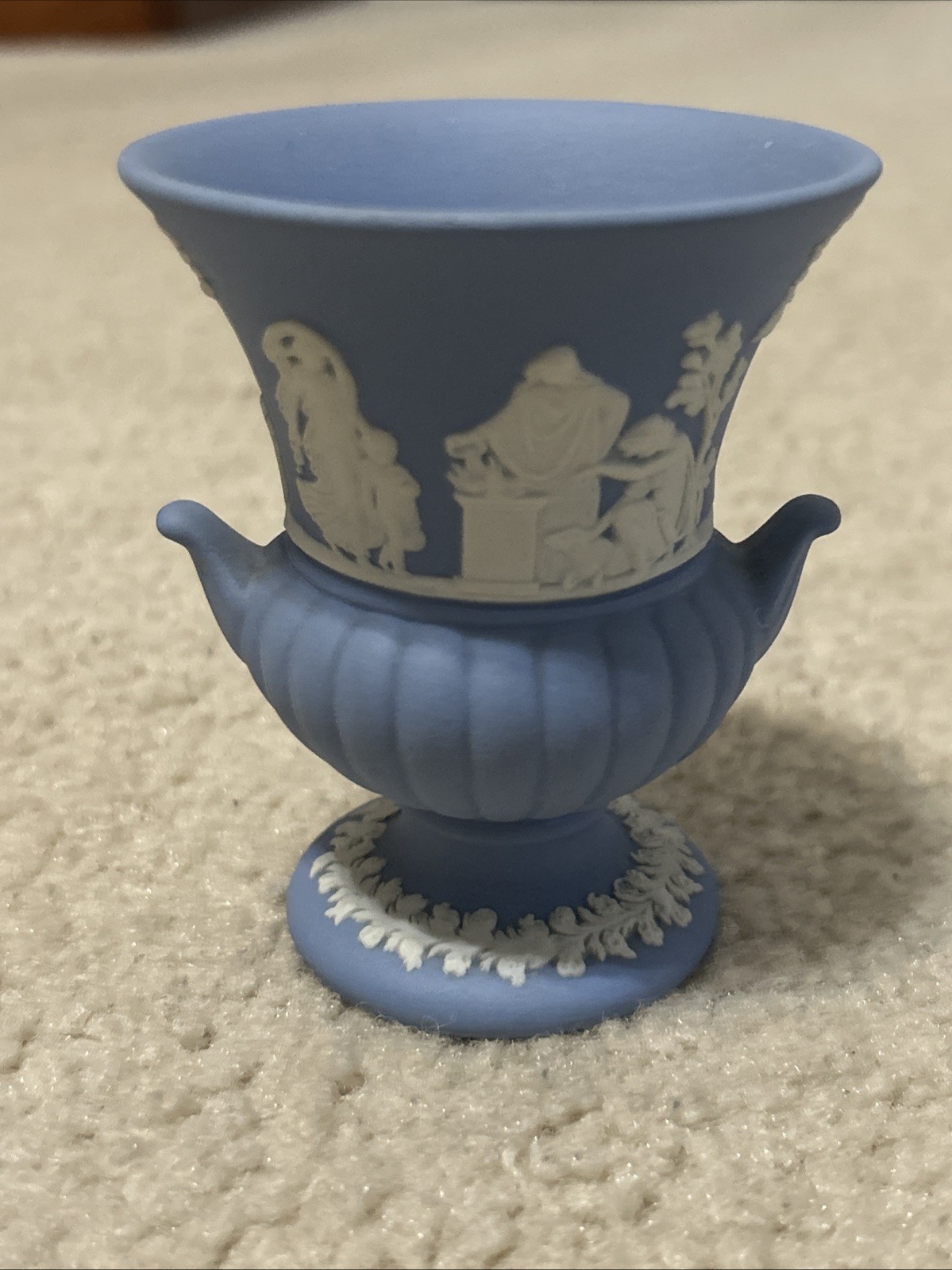 WEDGWOOD Vtg Blue Jasperware Mini Grecian Vase Urn Made In England 3.5\