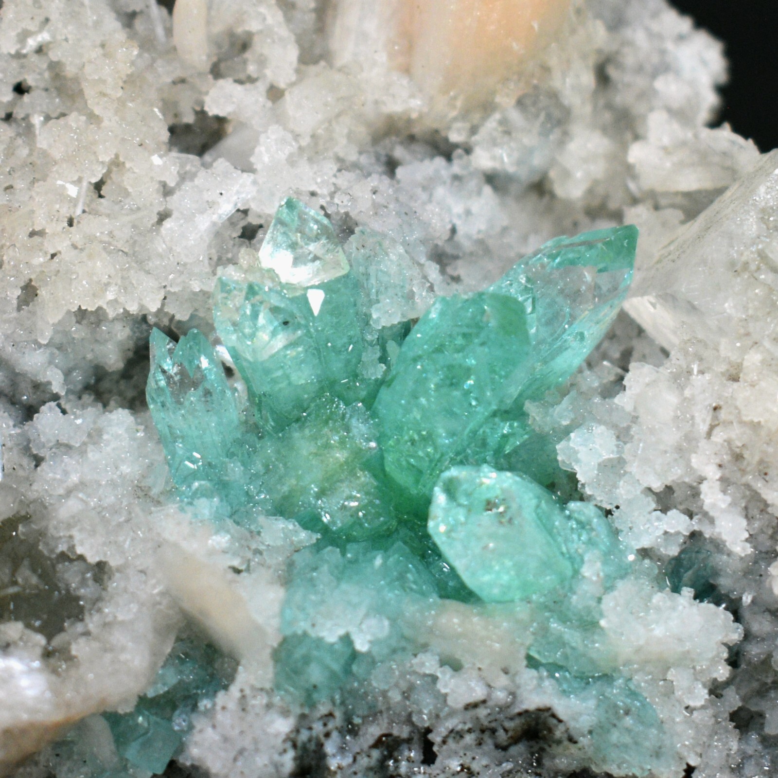 POINTED GREEN APOPHYLLITE CRYSTALS WITH STILBITE + CALCITE ON CHALCEDONY CORAL