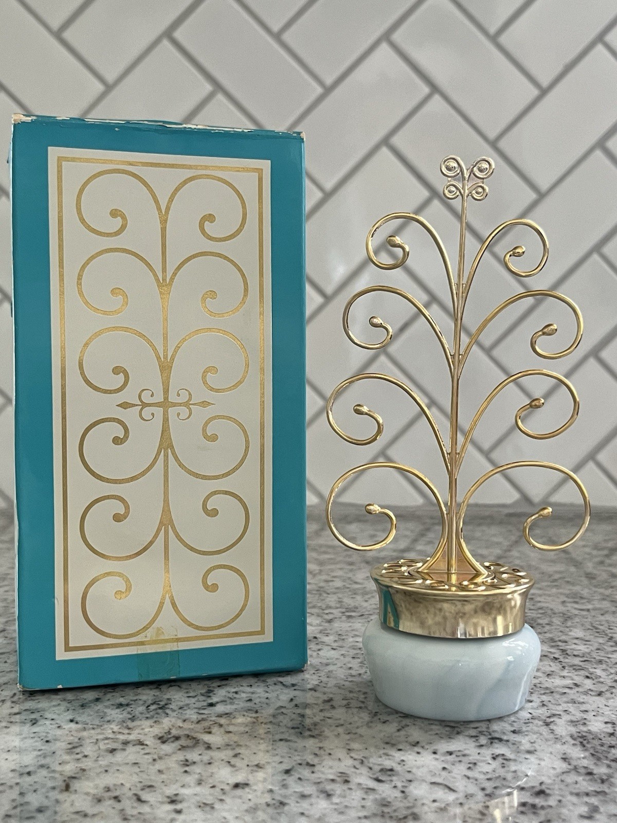 Vintage Avon Keepsake Elusive Cream Sachet .66 Oz Jewelry Holder Tree w/ Box