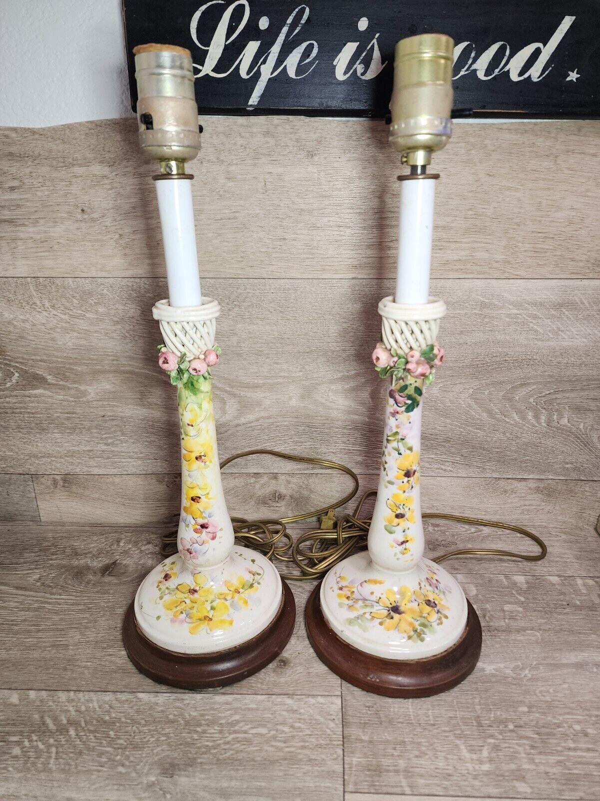 Vintage Pair of Hand Made in Italy Porcelain Lamps Majolica Allplied Berries 