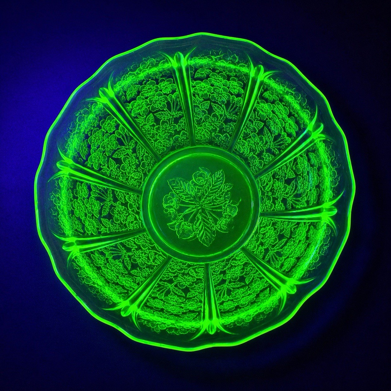 1930s Jeannette Cherry Blossom Uranium Glass Bowl 8.5\