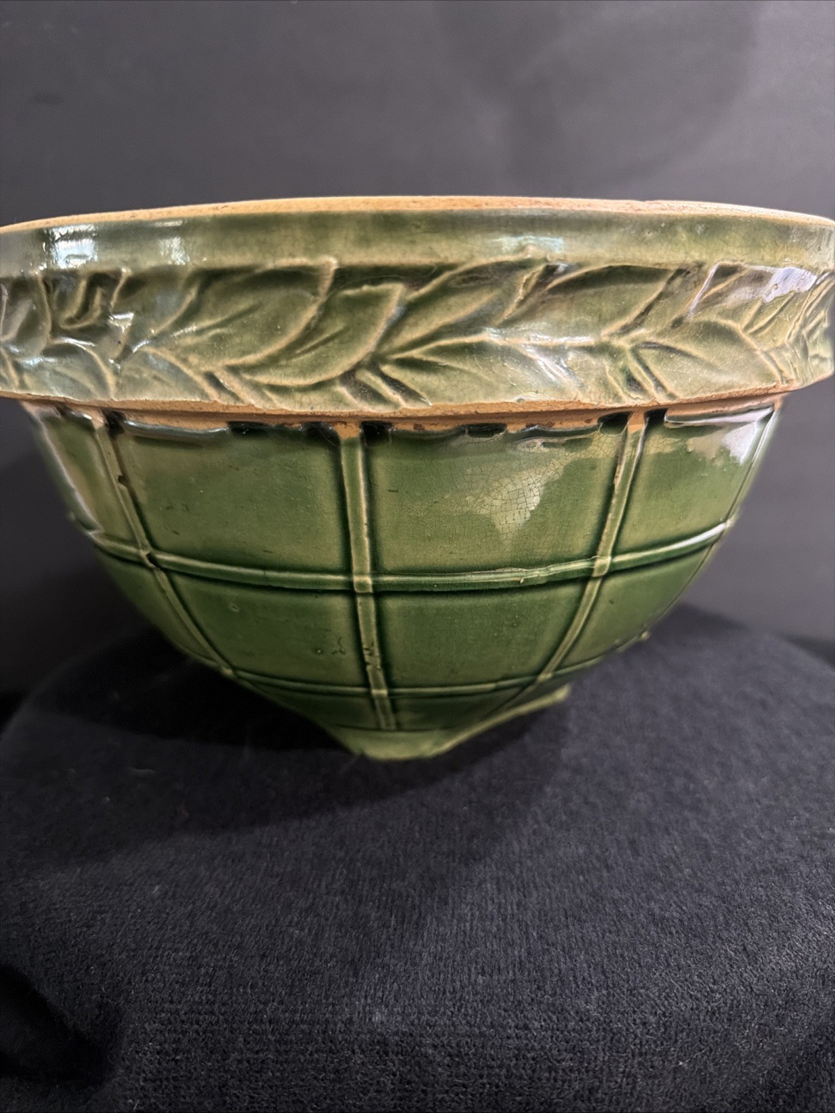 Antique Lg 10” McCoy Stoneware Green Windowpane With Leaves.