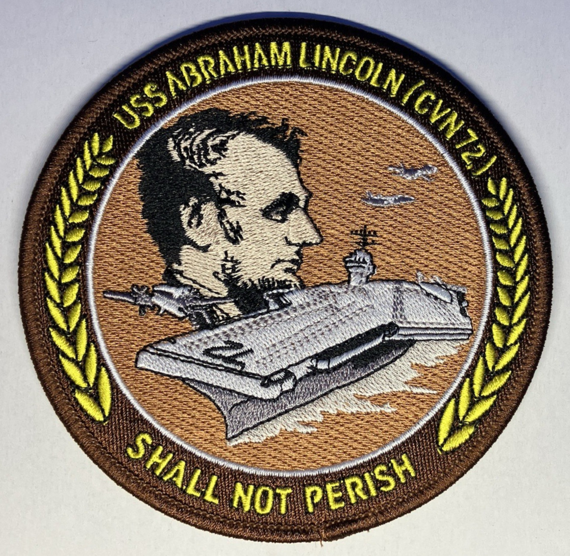 Ship\'s crest patch of USS ABRAHAM LINCOLN (CVN 72)
