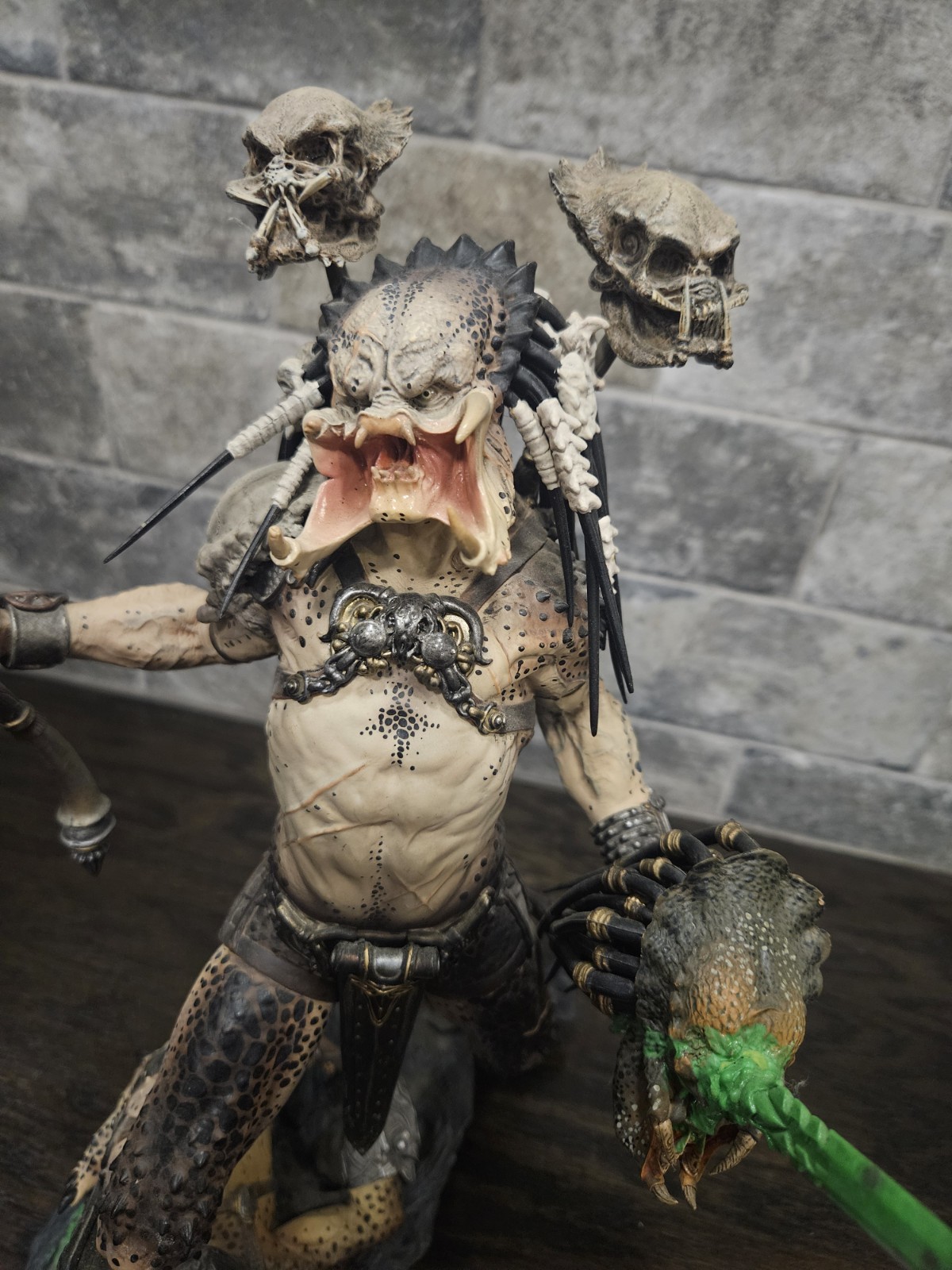 Sideshow Collectibles Bad Blood Predator Statue #21/1500 18\