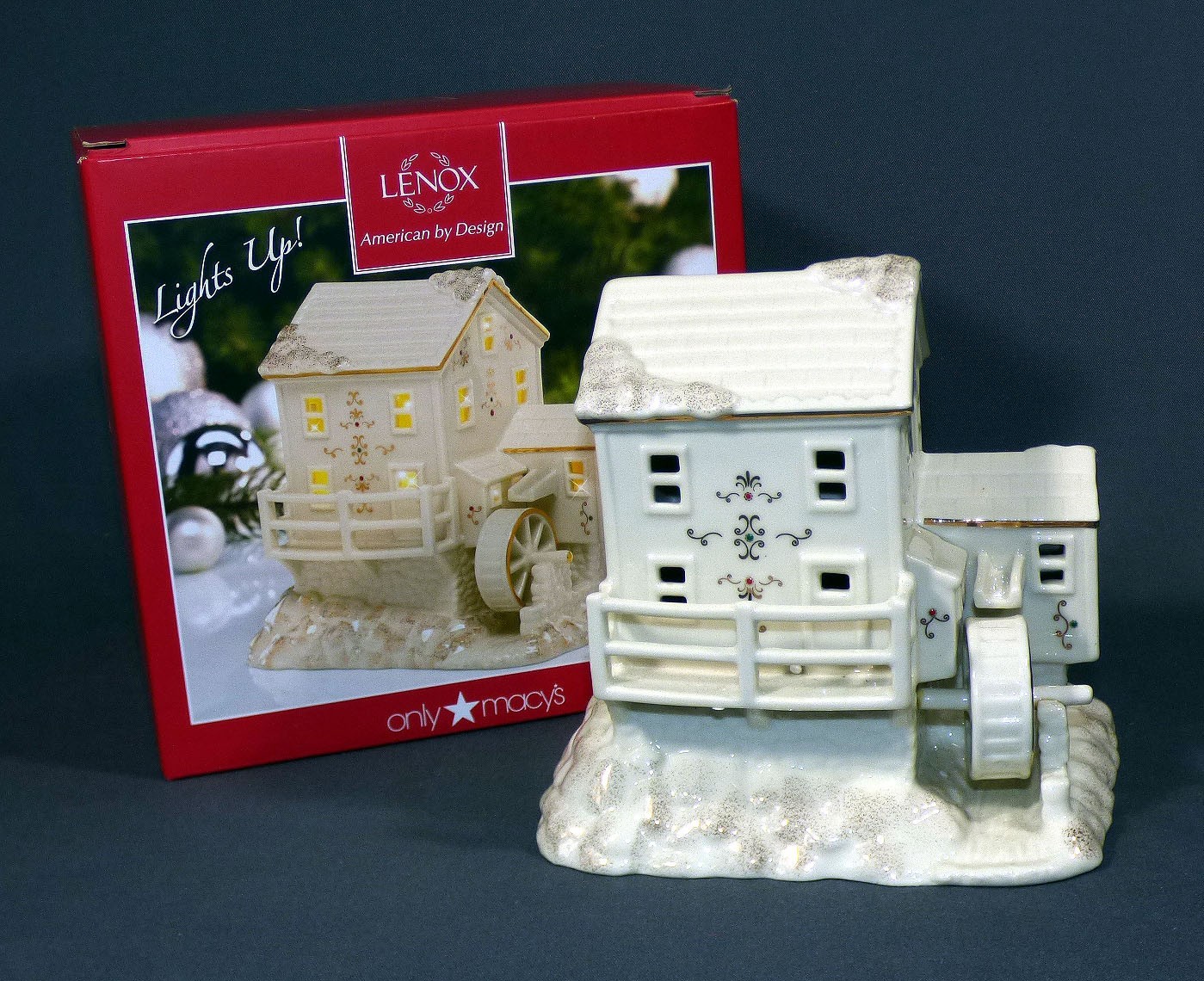 Lenox Mistletoe Park Lighted ~ OLD MILL  #829642  - 2012 RARE