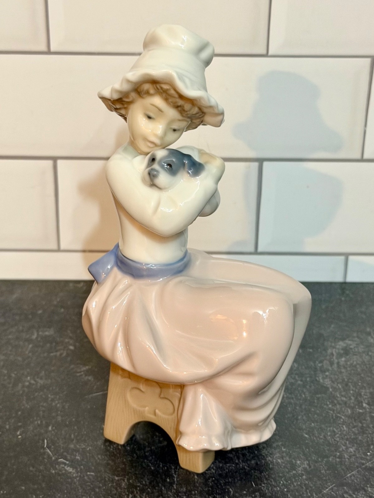 VTG. Nao By Lladro Figurine Girl/Puppy VTG. Nao By Lladro Figurine Girl/Puppy