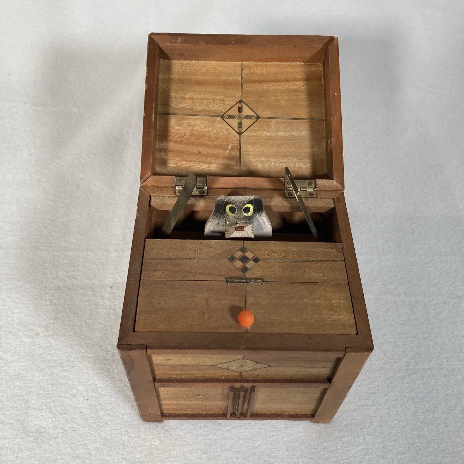 Vintage Cigarette Dispenser Wooden Spaniel Dog Jukebox Style AS IS *broken