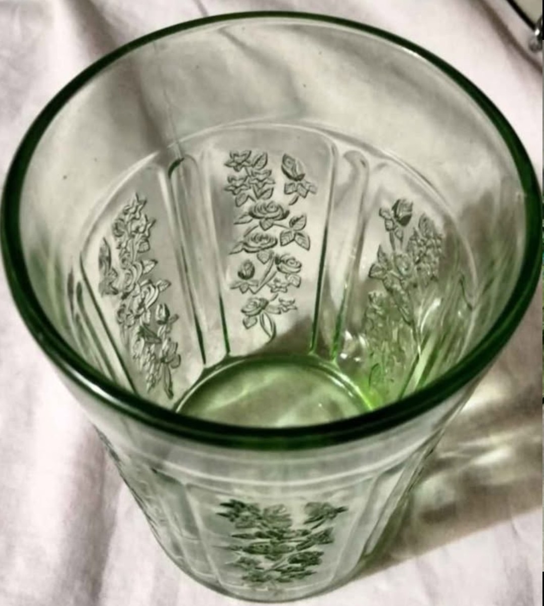 Rare Scarce Federal Sharon Cabbage Rose 9oz. Tumbler Uranium