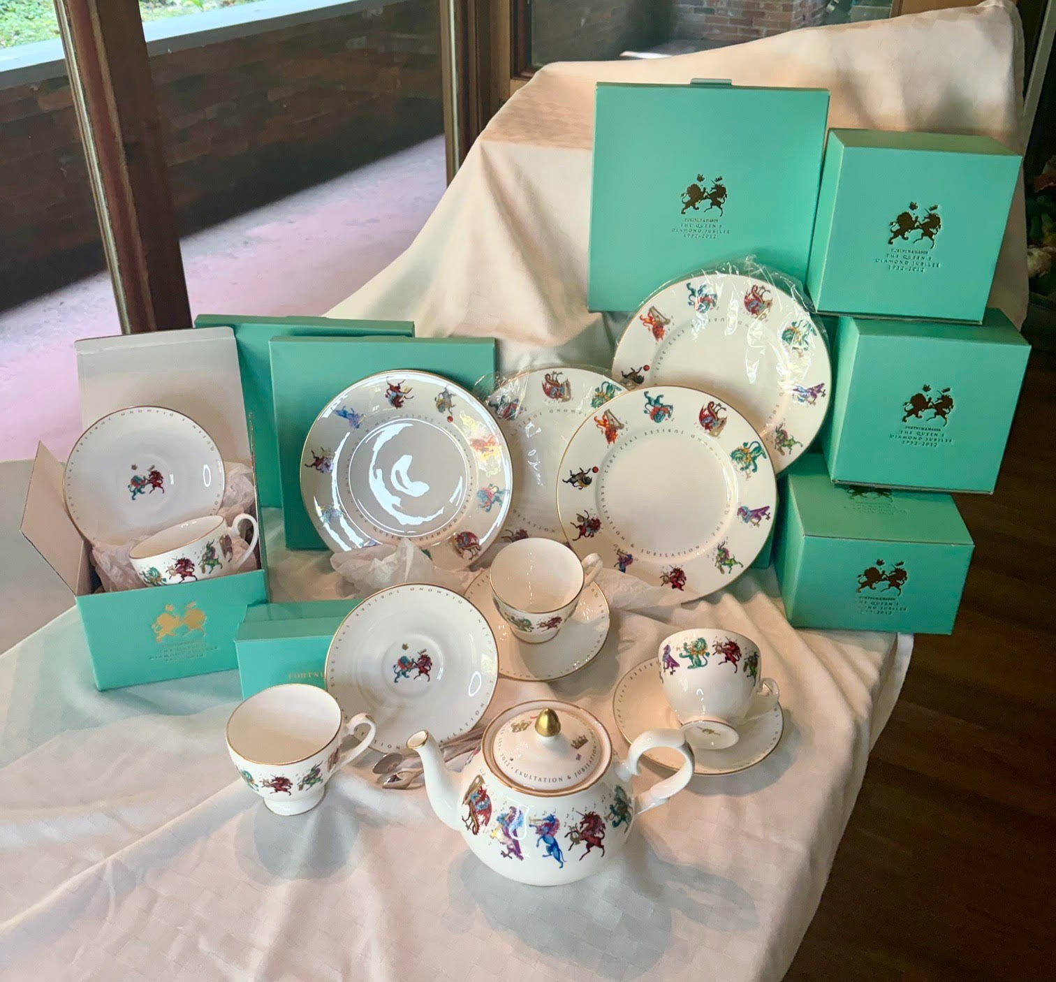 FORTNUM & MASON Queen Elizabeth II Diamond Jubilee Tea Service - 2012 RARE