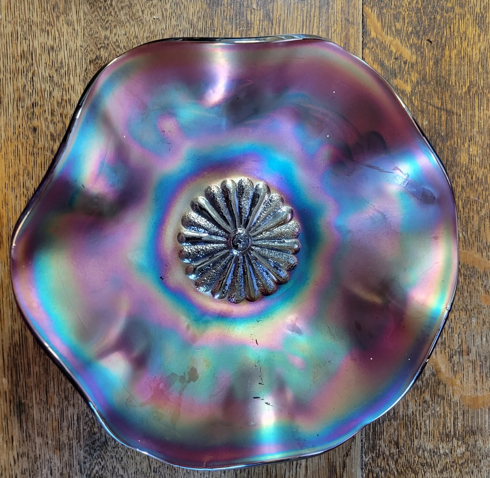 VTG Stunning Northwood Amethyst Ruffled 7¼” Bowl Stippled Daisy & Poppy Pattern