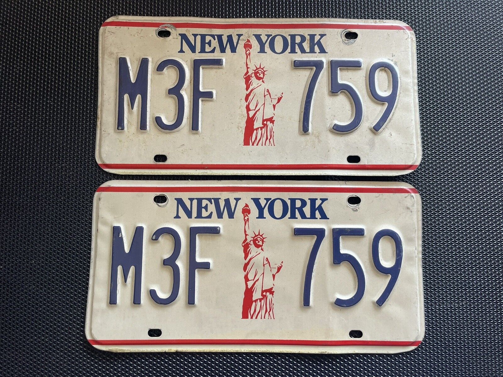 PAIR OF NEW YORK LICENSE PLATES STATUE OF LIBERTY M3F 759