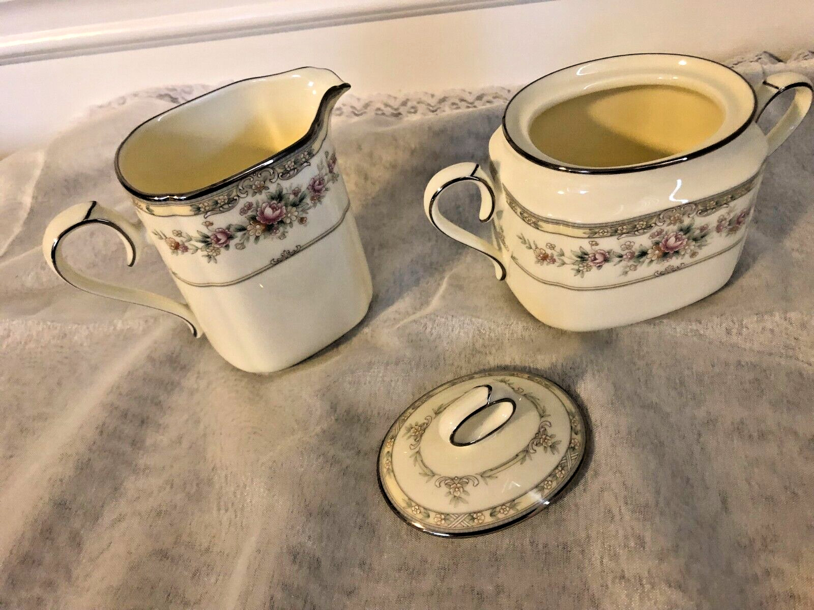 Noritake Shenandoah 9729 set of Creamer & Sugar Bowl with Lid Bone China Japan