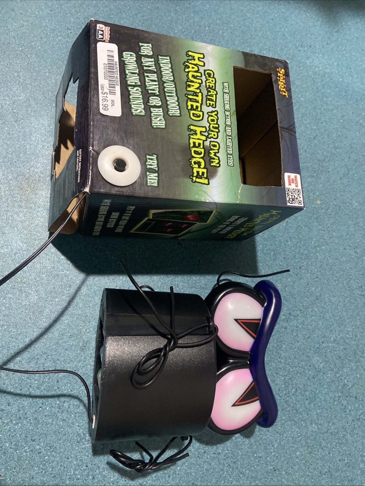 Spirit Halloween haunted hedge shakes light sound ( Still Attached To Box)