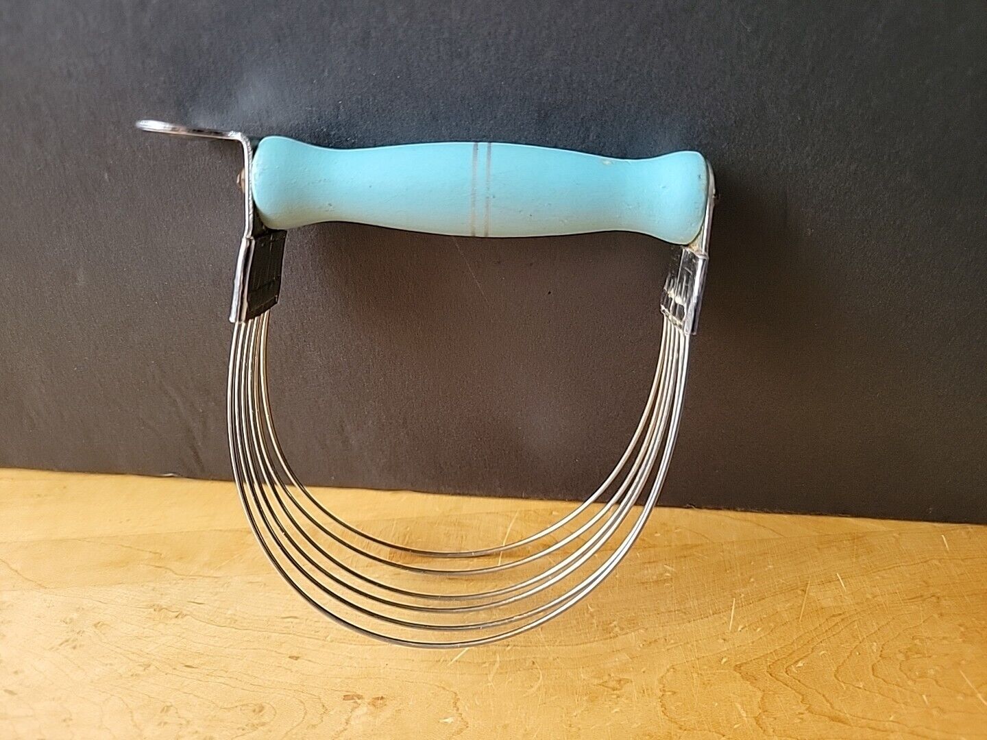 Vintage NUTBROWN Wire Pastry Blender - Robin Egg Blue - Excellent Condition