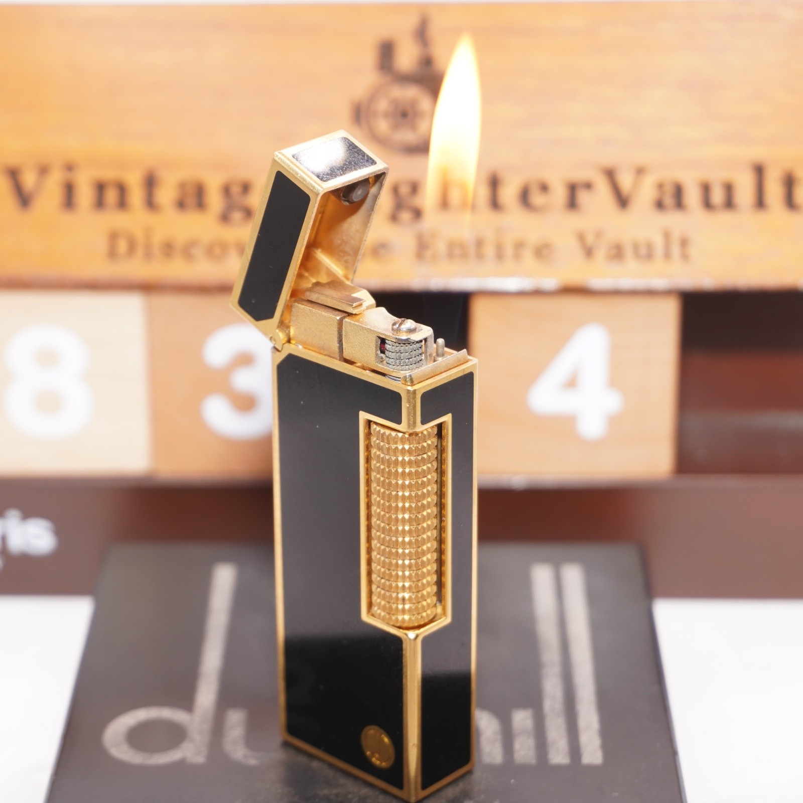 Vintage Dunhill Lighter Gold/Black _Ultrasonically Cleaned_Working Vintage Dunhill Lighter Gold/Black _Ultrasonically Cleaned_Working