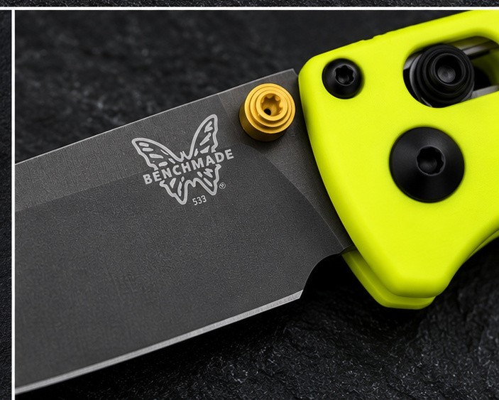Benchmade 533 Mini Bugout fluorescent Lock Drop Point Plain Manual Pocketknife Benchmade 533 Mini Bugout fluorescent Lock Drop Point Plain Manual Pocketknife