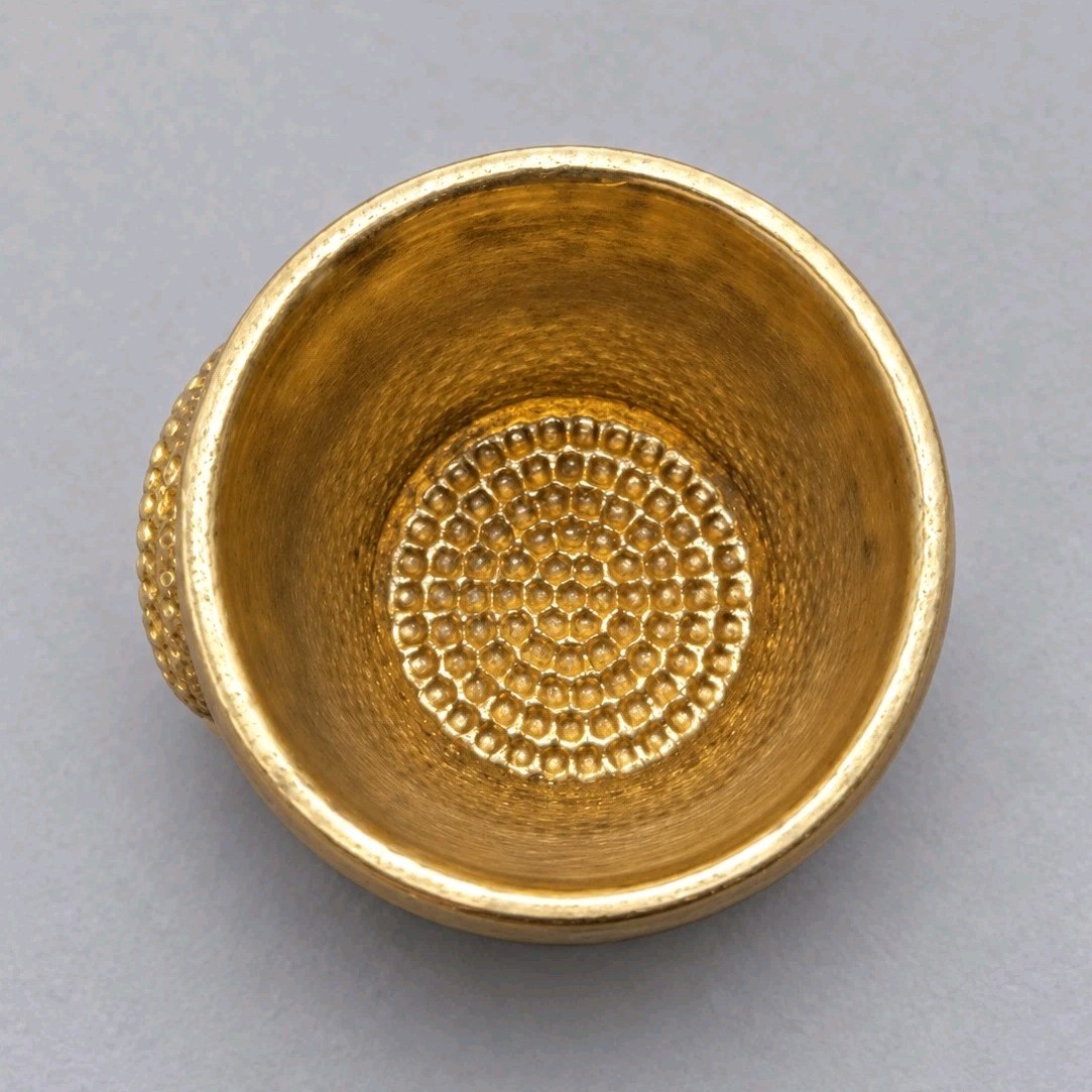 Vintage Gold Tone Thimble w/ Side Cabochon Stone Accent Decorative 