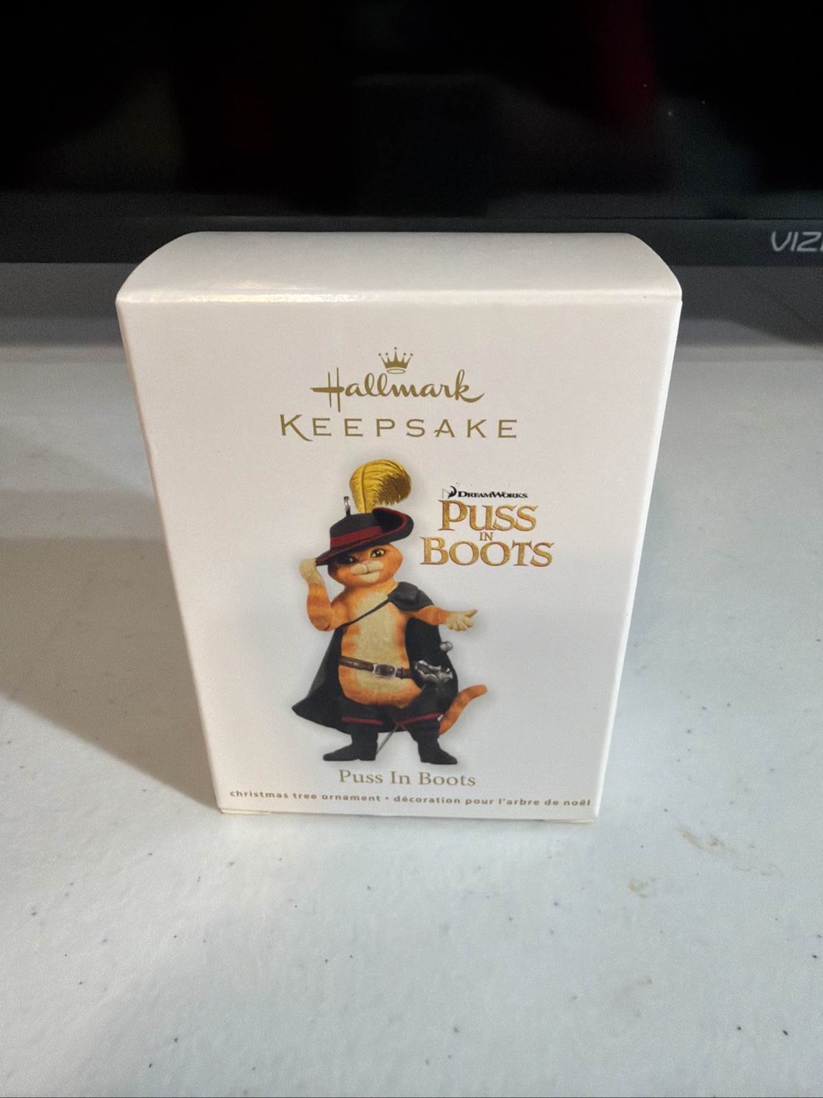 HALLMARK 2011 ORNAMENT  ~  PUSS IN BOOT