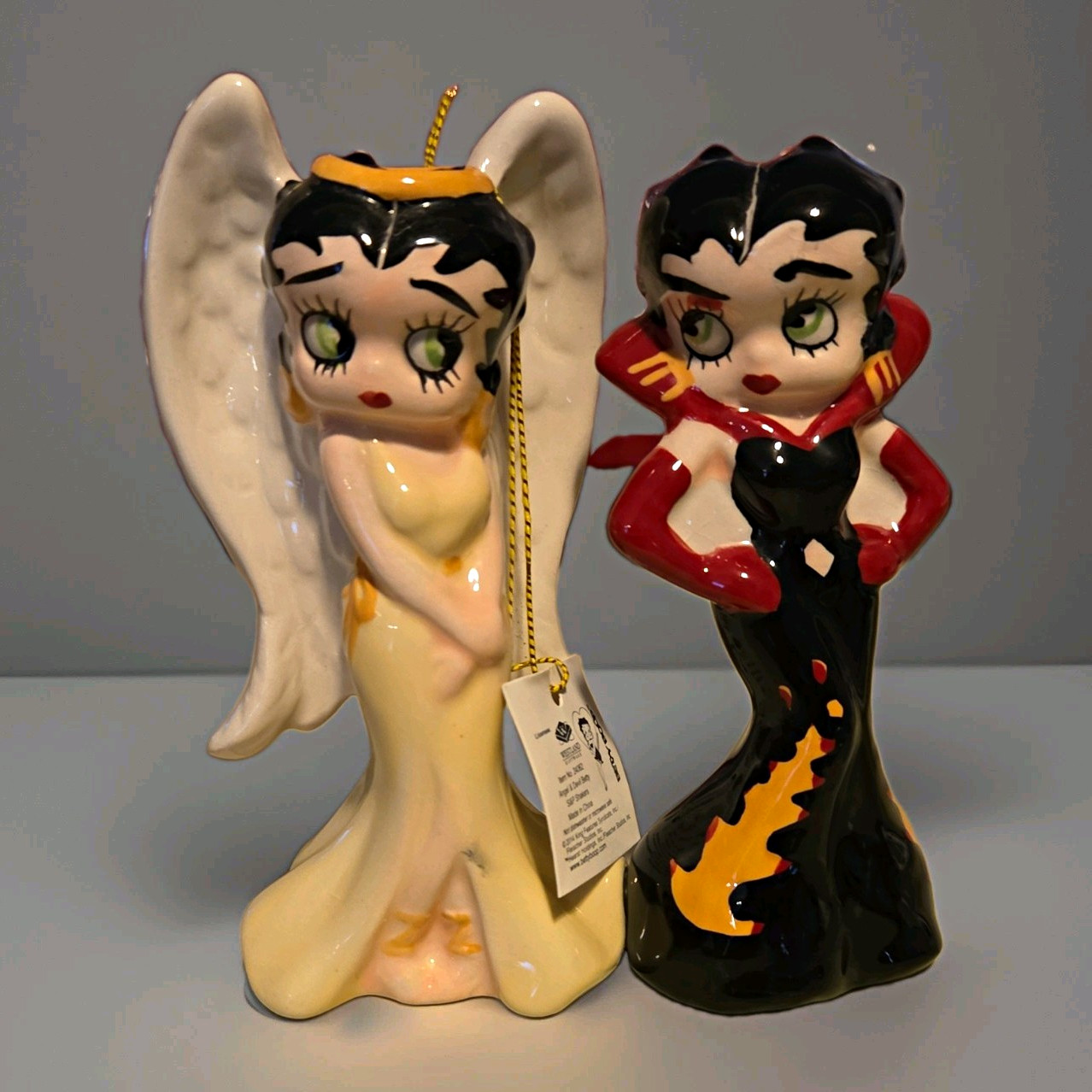 2014 Westland Giftware Betty Boop Angel Devil Magnetic Salt Pepper Shakers Tag 