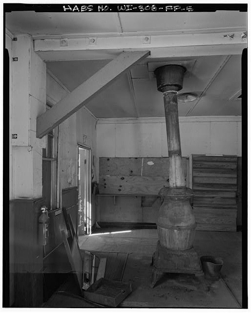 Photo:South Entrance Cannon Stove Interior Structural Detail 1910s