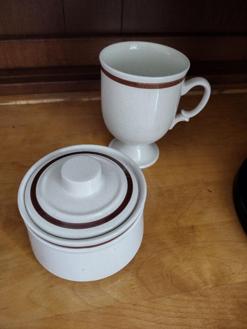 Vintage Hearthside Stoneware Footed Mug & Covered Sugar Bowl Set -Speckled Brown Vintage Hearthside Stoneware Footed Mug & Covered Sugar Bowl Set -Speckled Brown