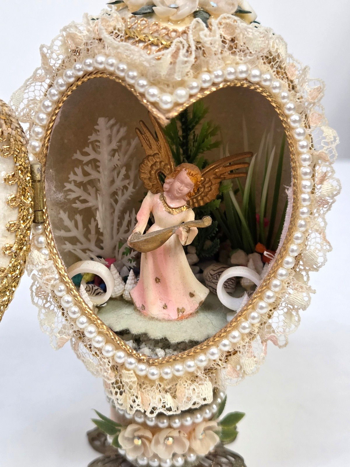 Vintage Handcrafted Diorama Egg Mini Musical Angel Shells Lace Christmas