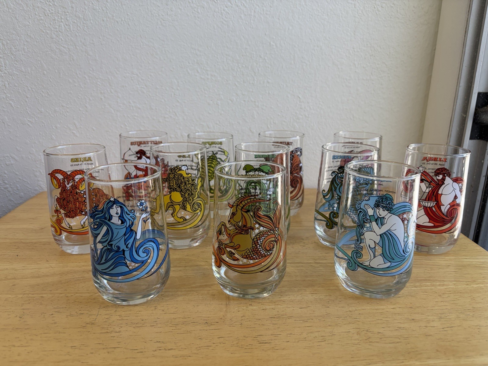 Vintage 1976 RARE COMPLETE SET Arby\'s Promo Glass Beverly KMA Astrology Zodiac