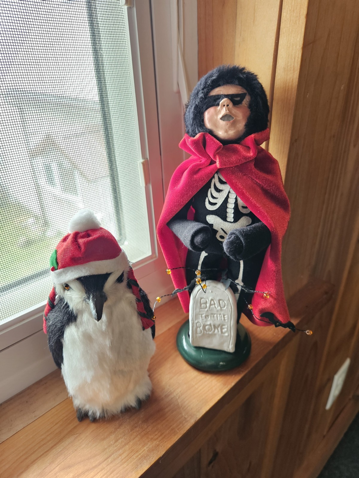 Byers Choice Carolers Penguin  And Trick  Treater Figurine  Bad To The Bone 2016