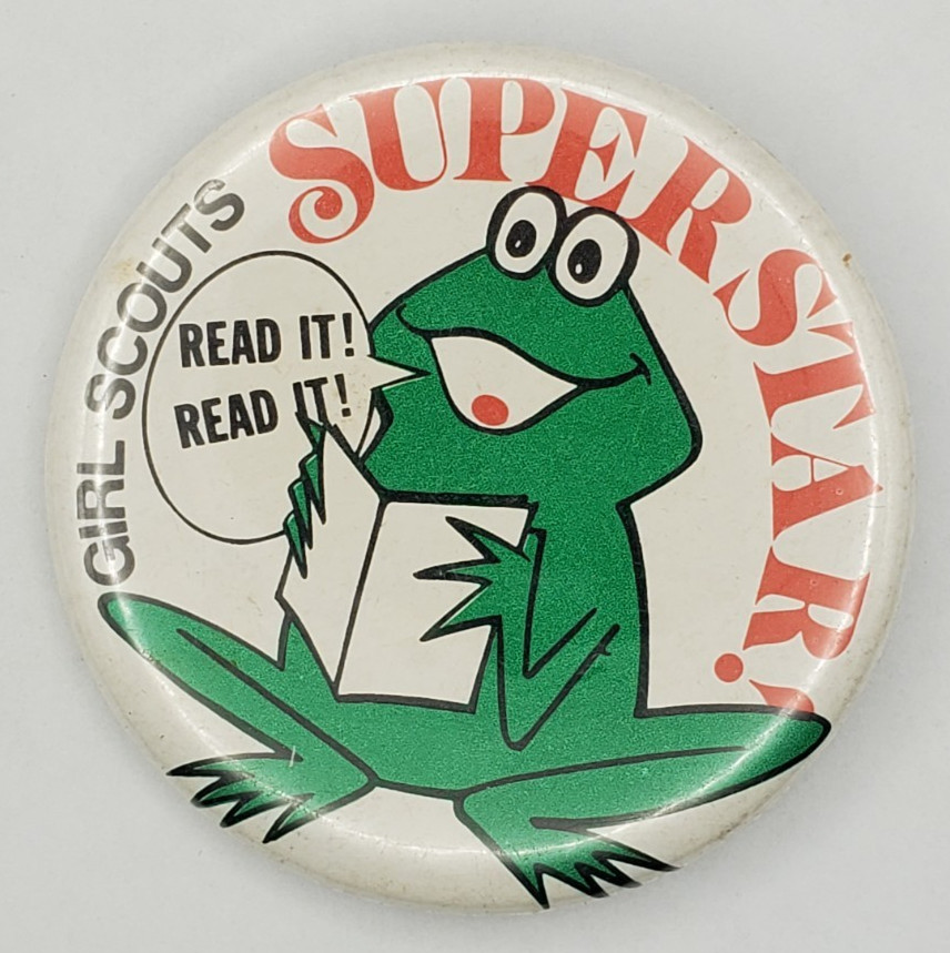 Vintage Girl Scouts Superstar Frog Reading Read It Pinback Button