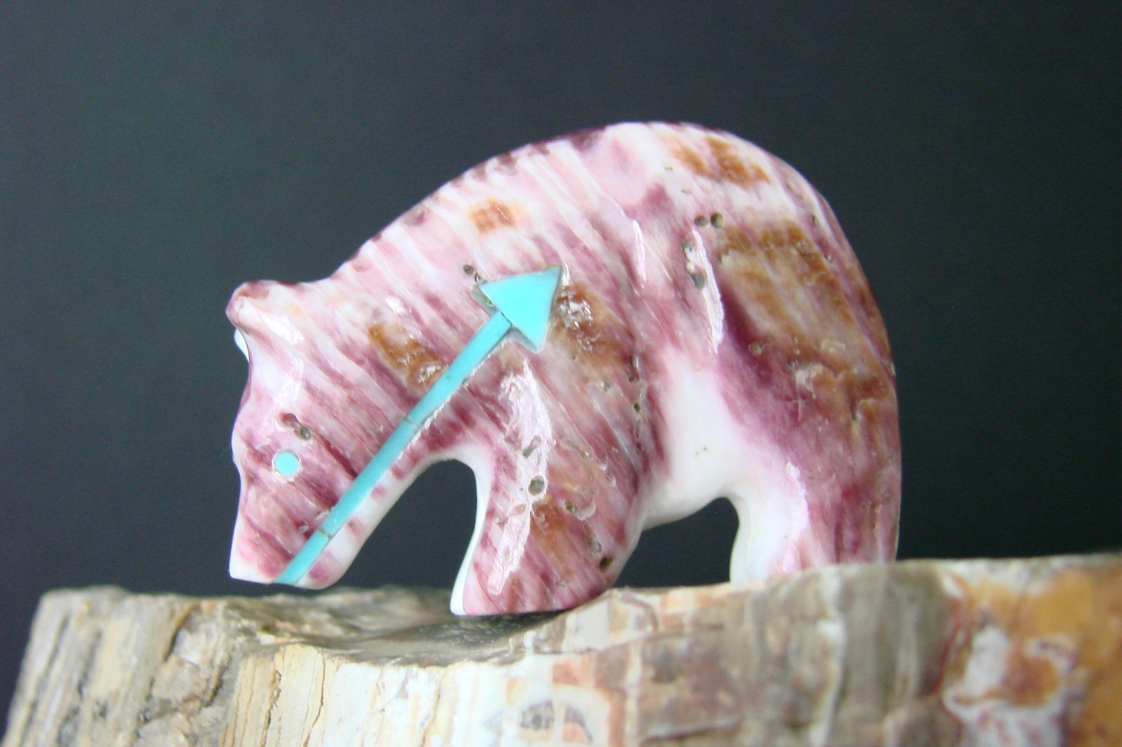 Vintage Zuni Spiny Oyster Shell Bear Fetish Heart Line By Andres Quandelacy (D)