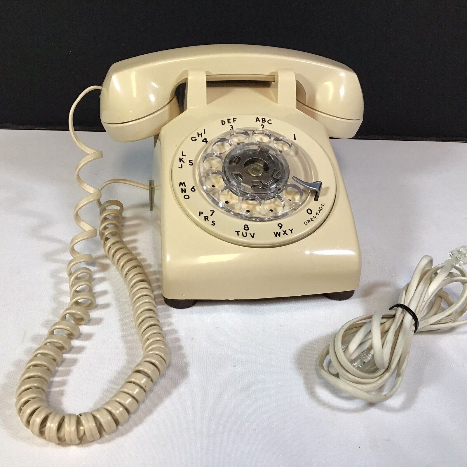 Vintage AT&T Rotary Dial Desk Phone 500DM With Cords Beige Very Clean TESTED