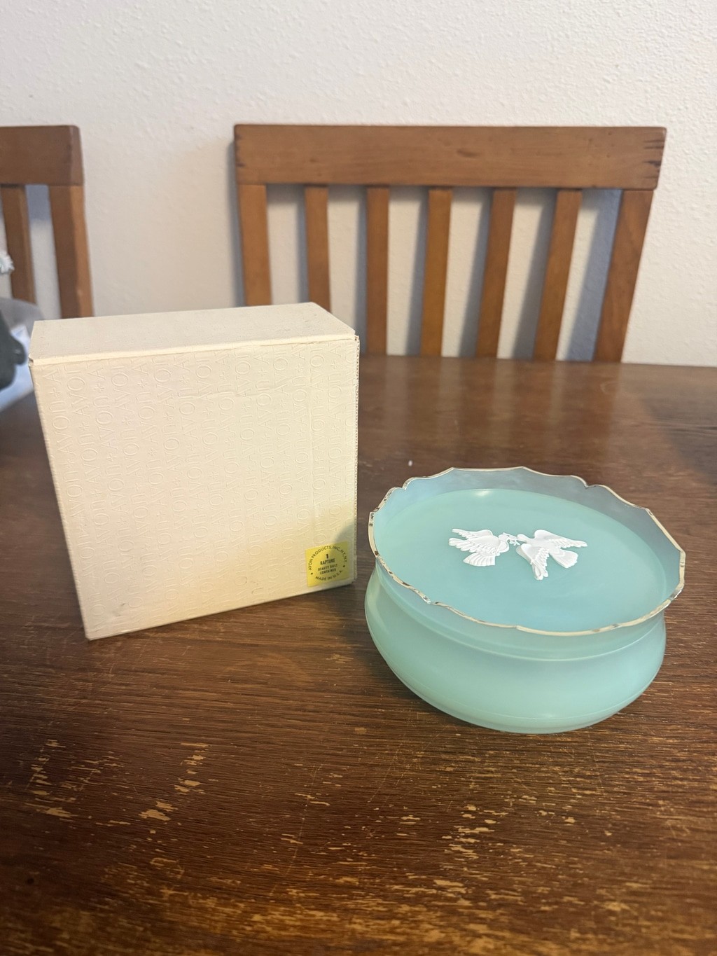 Vintage 1960s Avon Rapture Beauty Dust Container Aqua Doves Original Box NOS