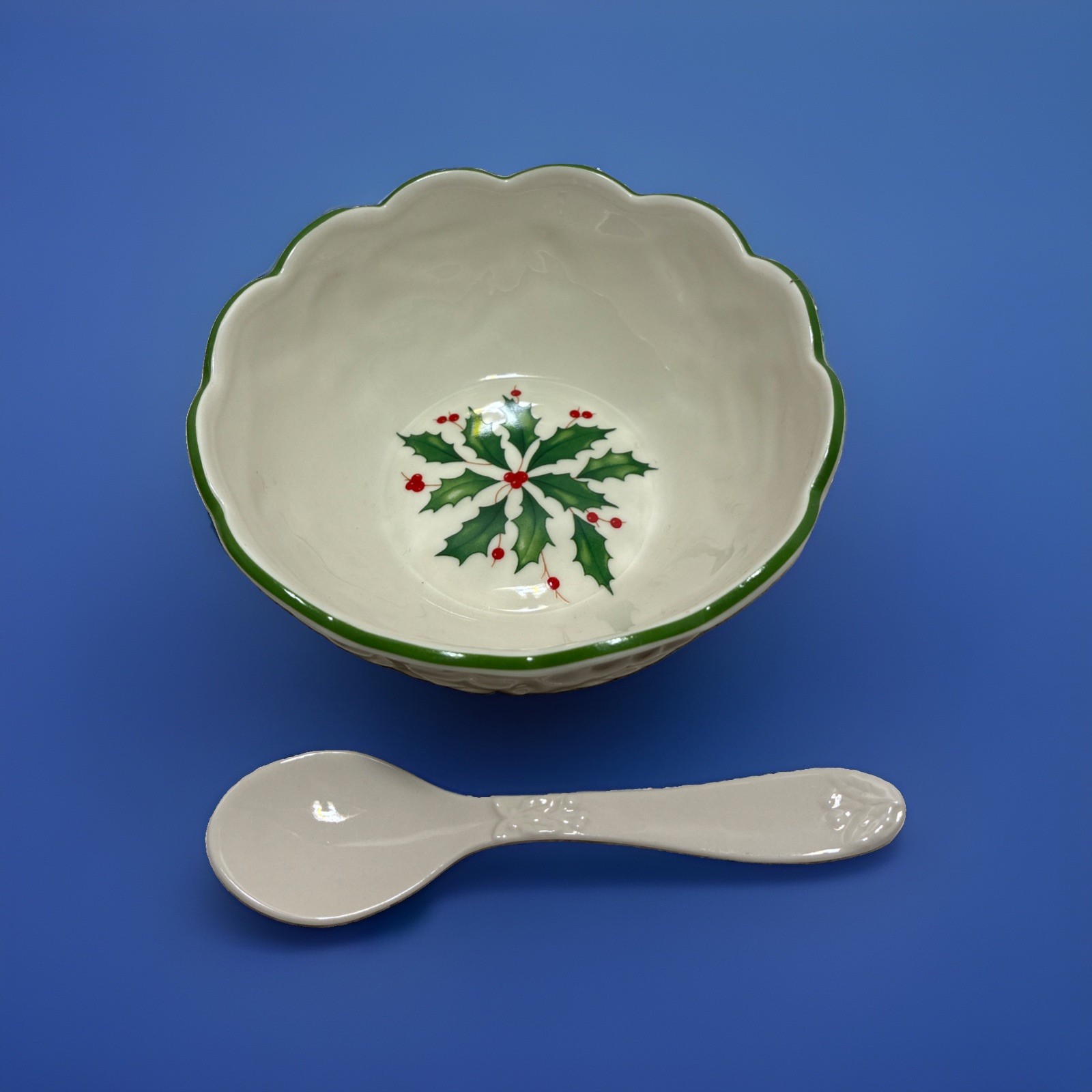 Lenox Christmas Carved Dip Bowl with Spoon Holiday Hosting Piece Lenox Christmas Carved Dip Bowl with Spoon Holiday Hosting Piece