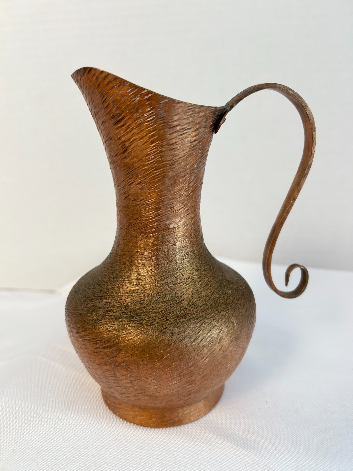 Antique Solid Copper Pitcher Hand Hammered Ewer Riveted Strap Handle *Excellent*