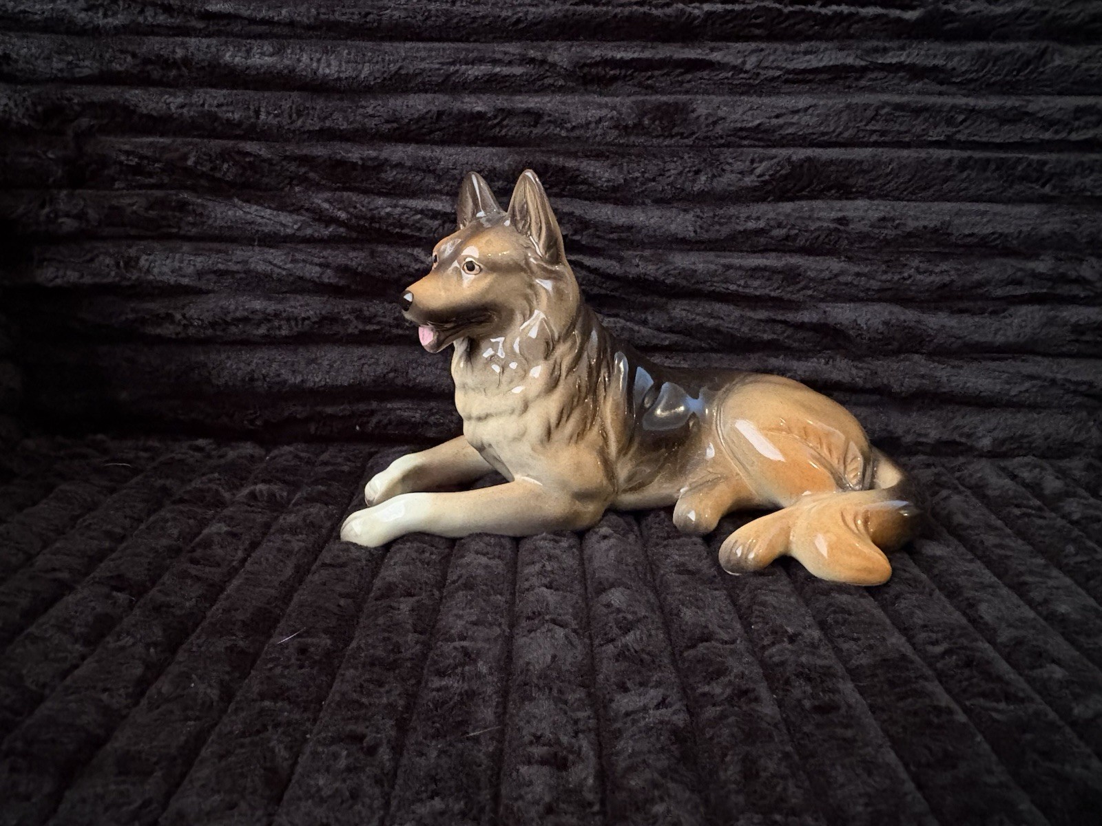 Vintage Brinn's 1987 Porcelain German Shepherd Dog Figurine Laying Down, 5.75