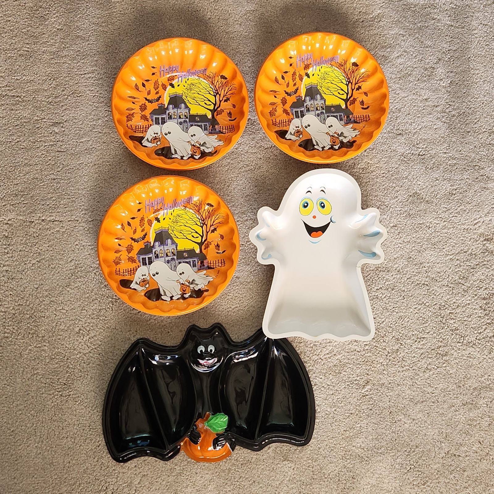 5 Vintage Halloween Plastic Molded Candy Dish Round Scalloped Bowl Ghost Bat