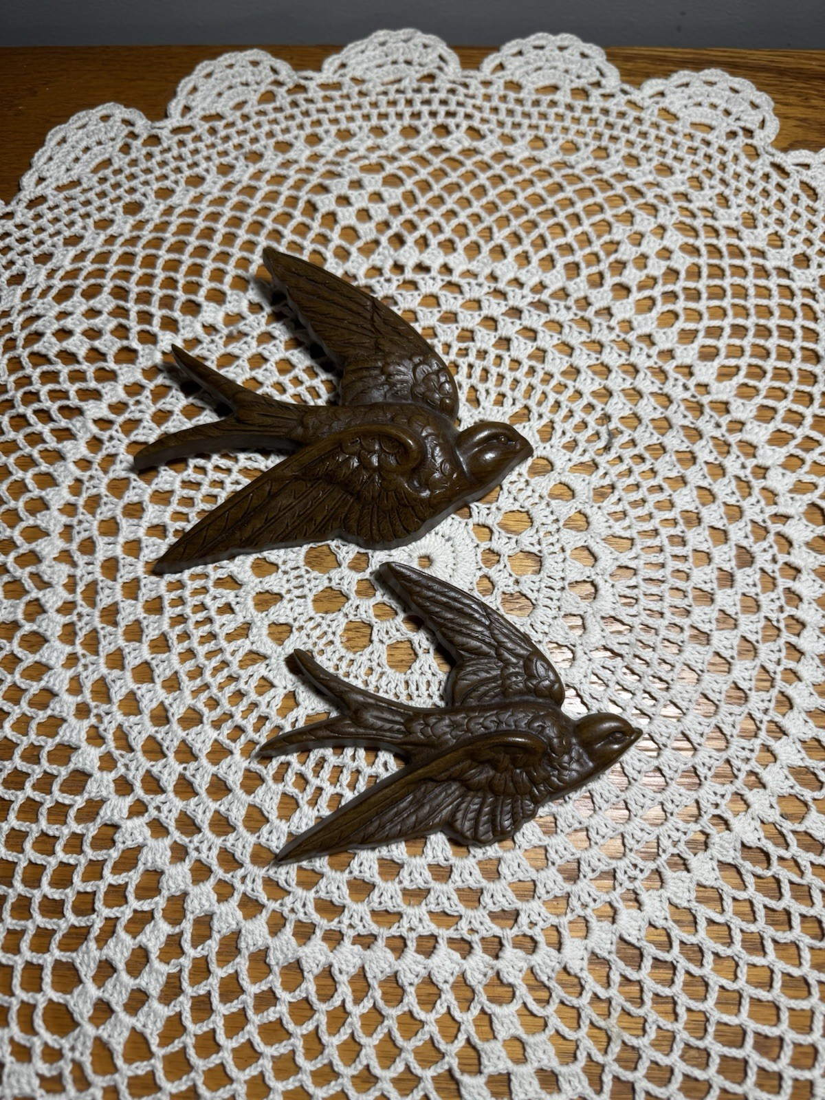Vintage 2 Swallow Bird Burwood Prod Wall Hanging Plaques Flight 1983