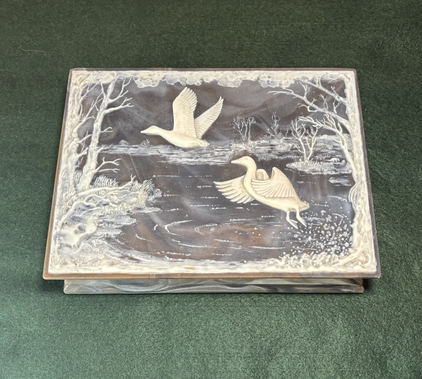 Genuine Incolay Stone Studios Birds Wildlife Geese Handcrafted Stone Jewelry Box