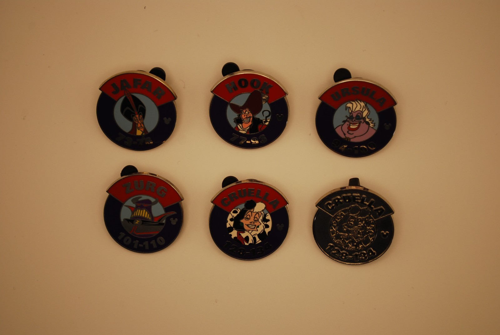 2013 Disney Hidden Mickey Magic Kingdom Parking Signs Villains Pins
