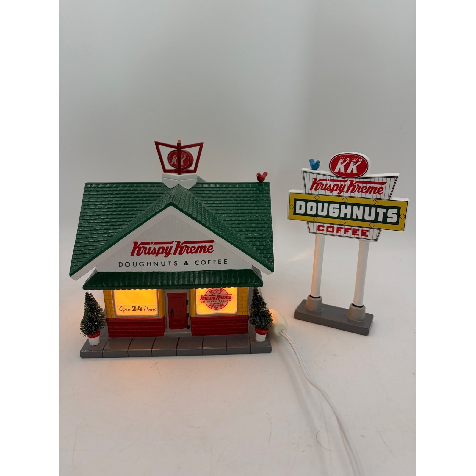 VTG Dept 56 Snow Village Krispy Kreme Doughnut Shop & Sign w/Box 55071 NO CORD