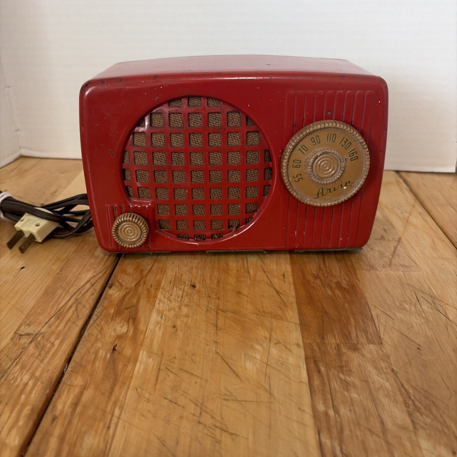 vintage 1951 arvin 540T AM  Midget Tube Radio Red metal Case Chassis RE-,278 MCM