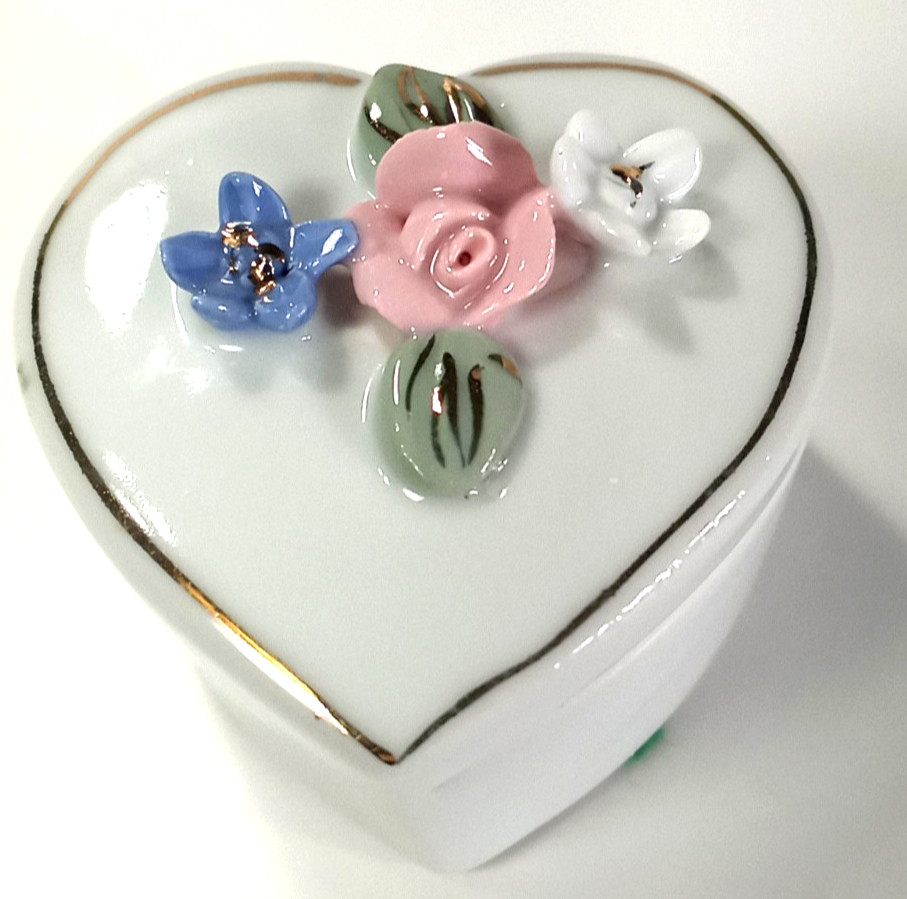 Vintage Porcelain Heart Trinket Box – Floral Rose Top – Gold Trim – Japan