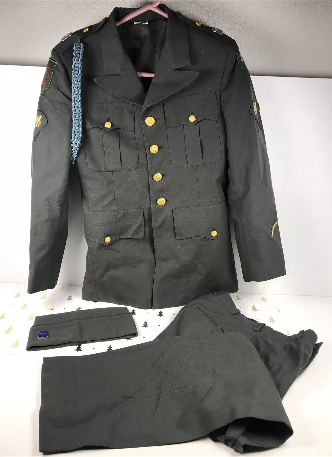 VTG US Army Dress Green Uniform Coat Patches, Ribbons, NSN 8405-01-105-6095 36S VTG US Army Dress Green Uniform Coat Patches, Ribbons, NSN 8405-01-105-6095 36S